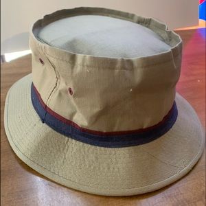 Vintage  Young  An brand  Canvass Bucket hat , color khaki for Men.size Large